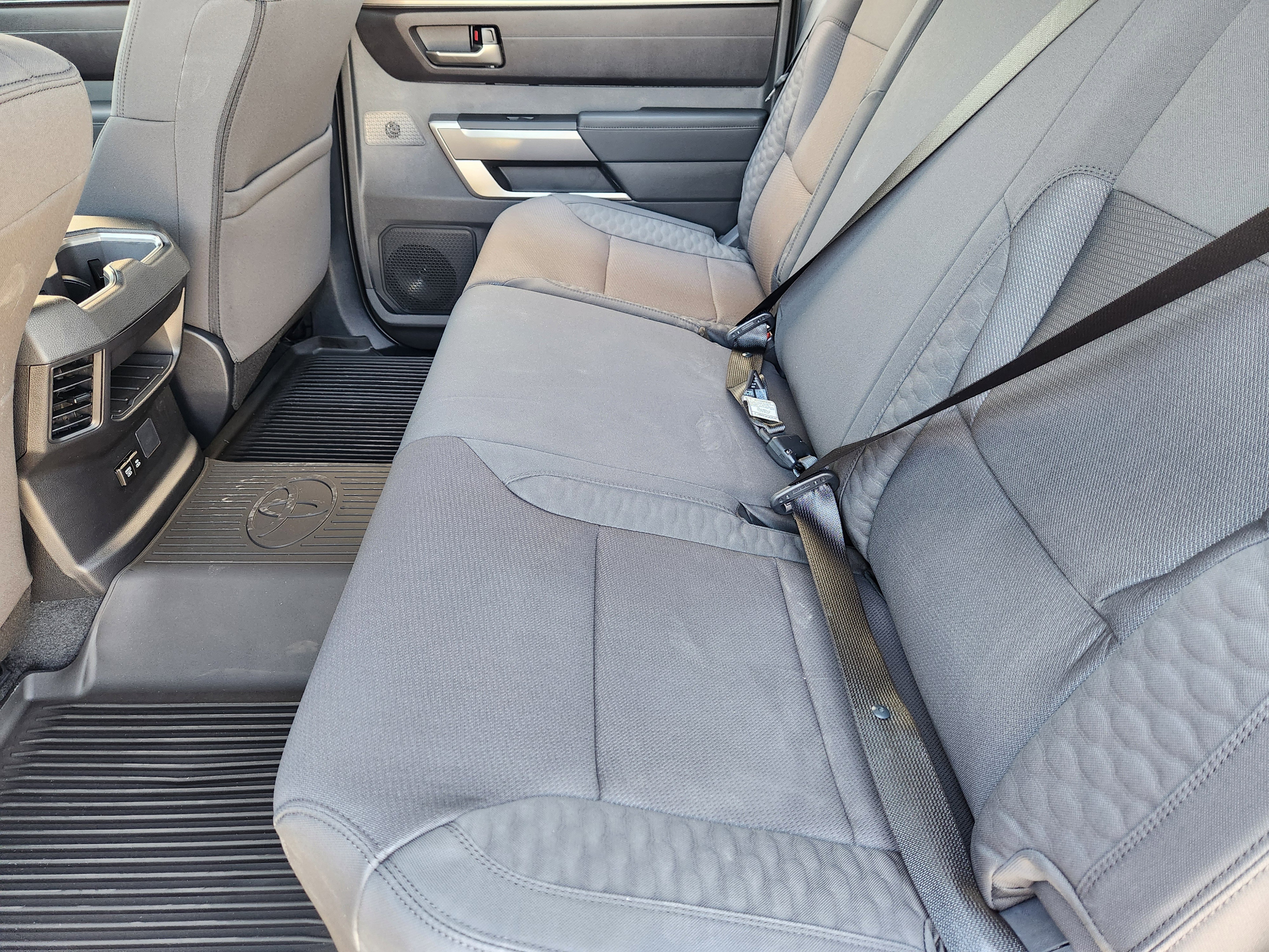 Vehicle image 22 of 24