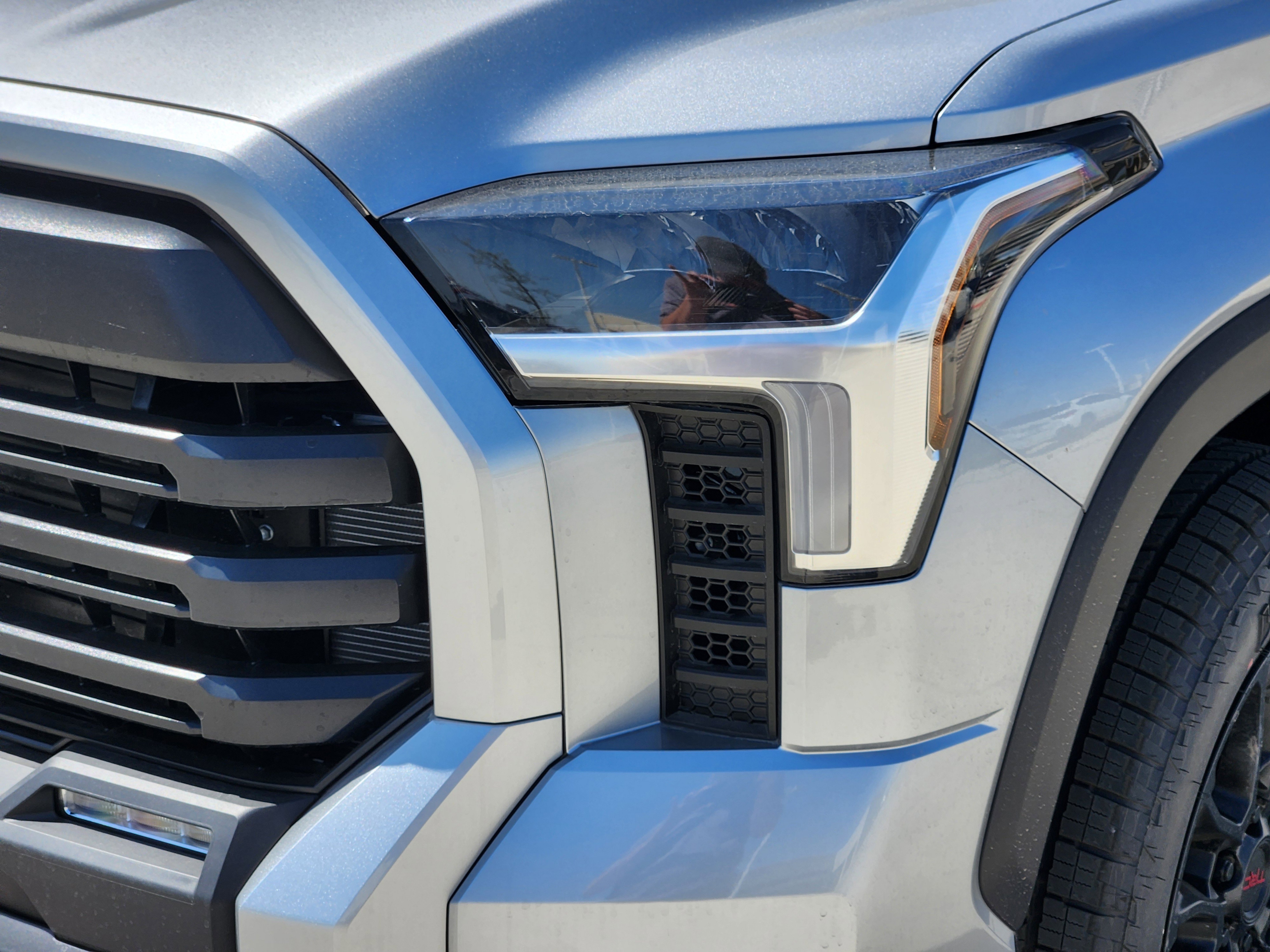 Vehicle image 6 of 24