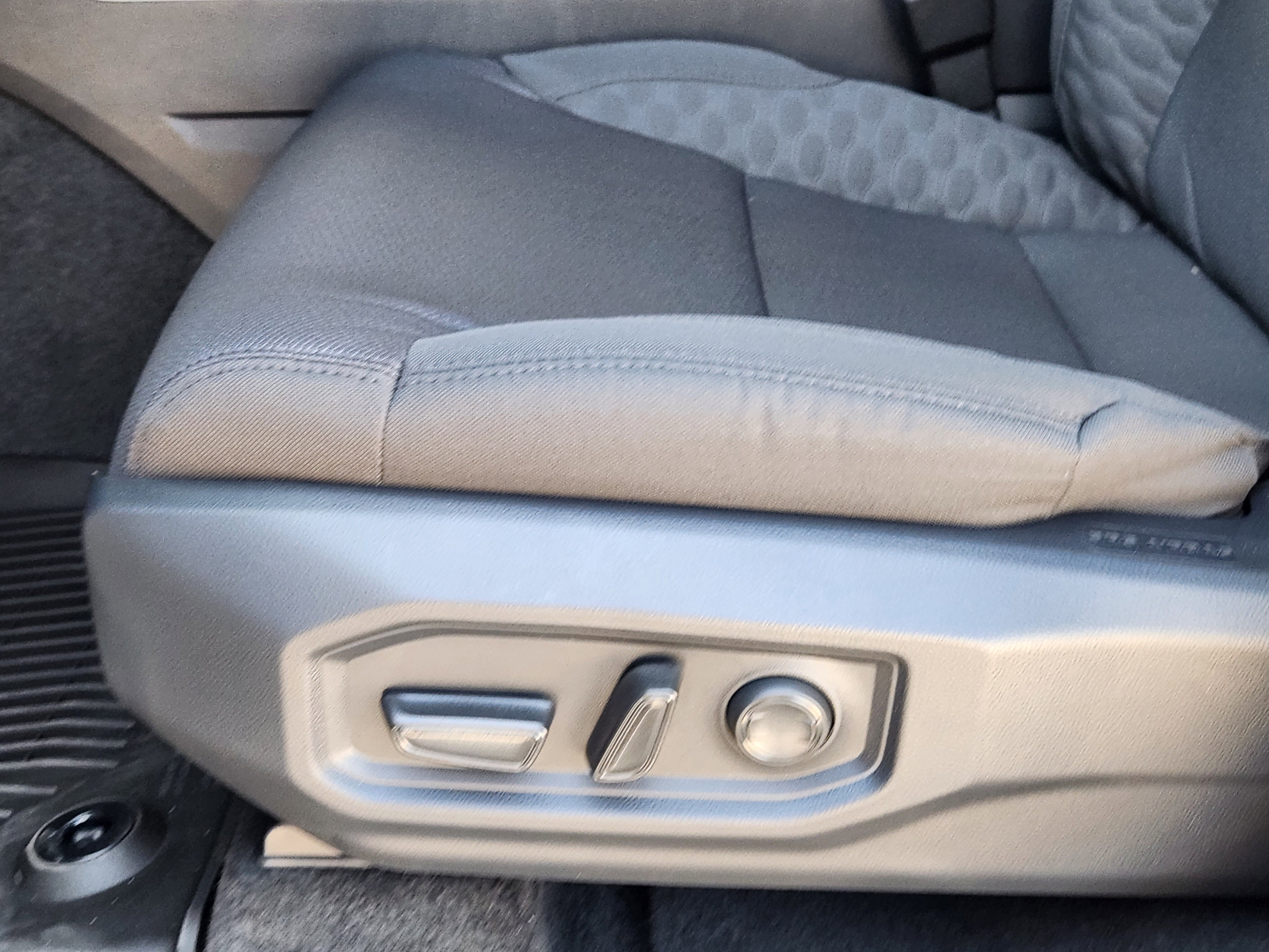 Vehicle image 19 of 24