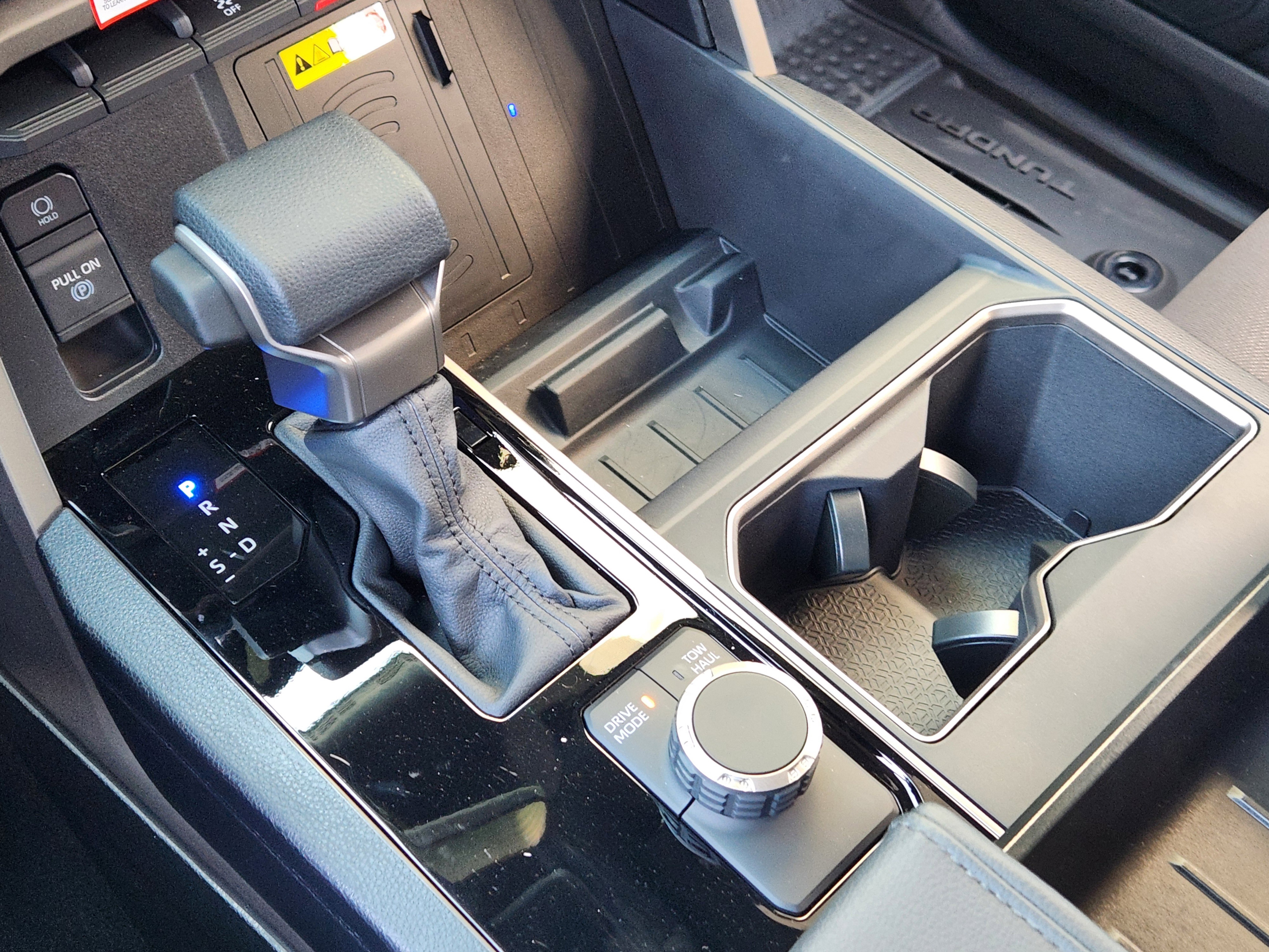 Vehicle image 17 of 23