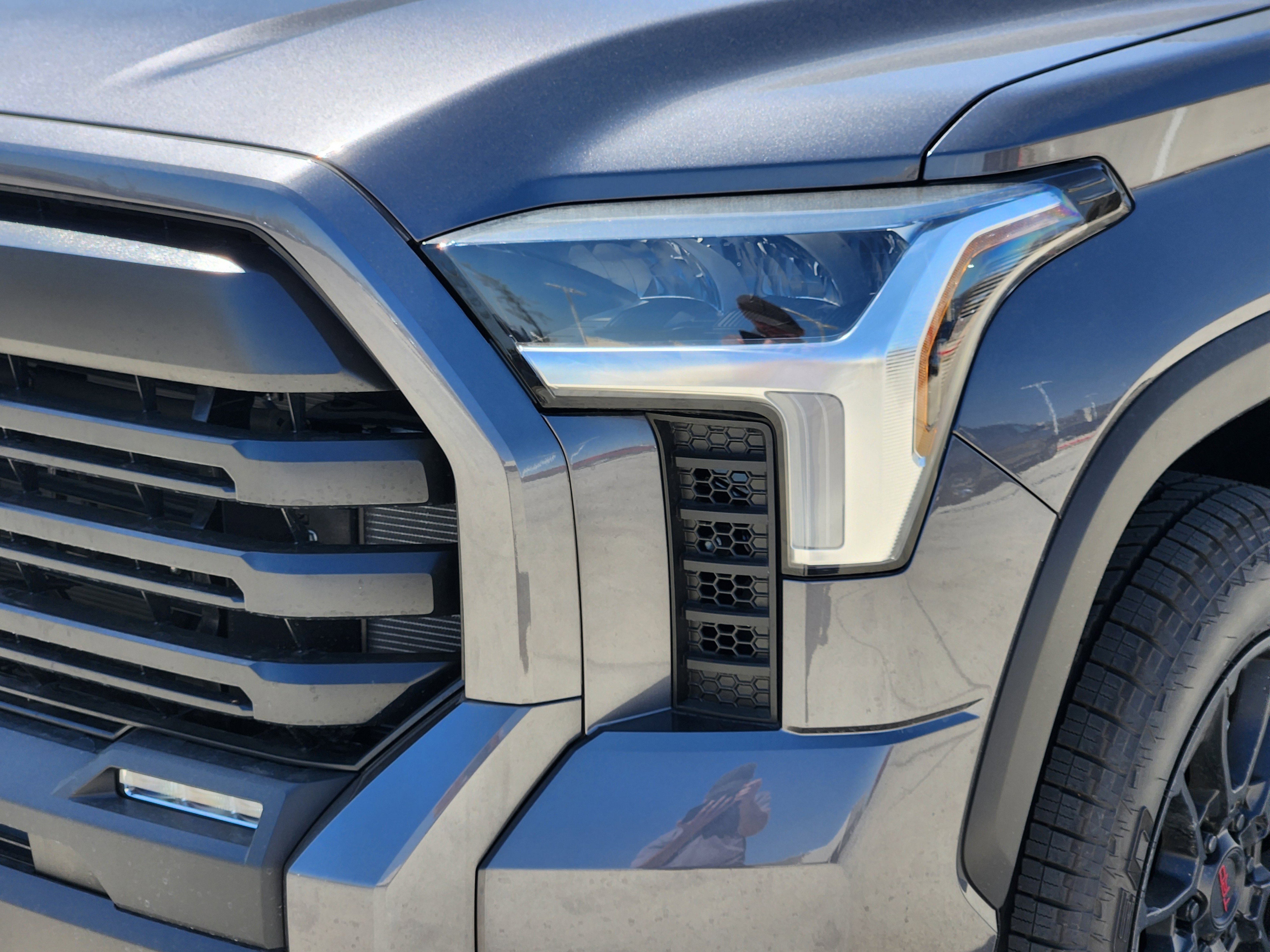 Vehicle image 6 of 23