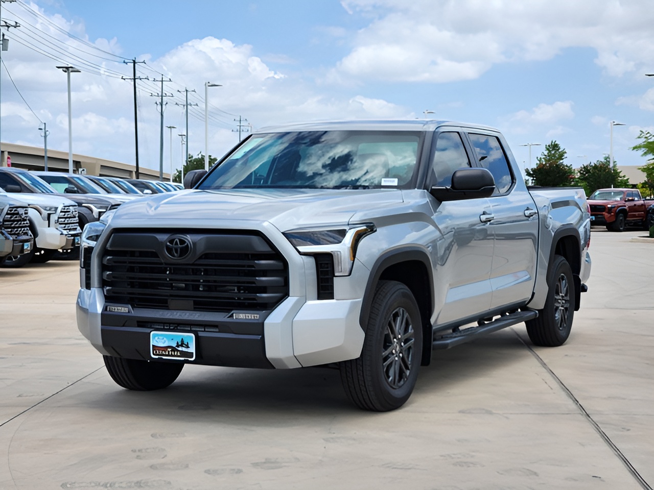 Vehicle image 23 of 26