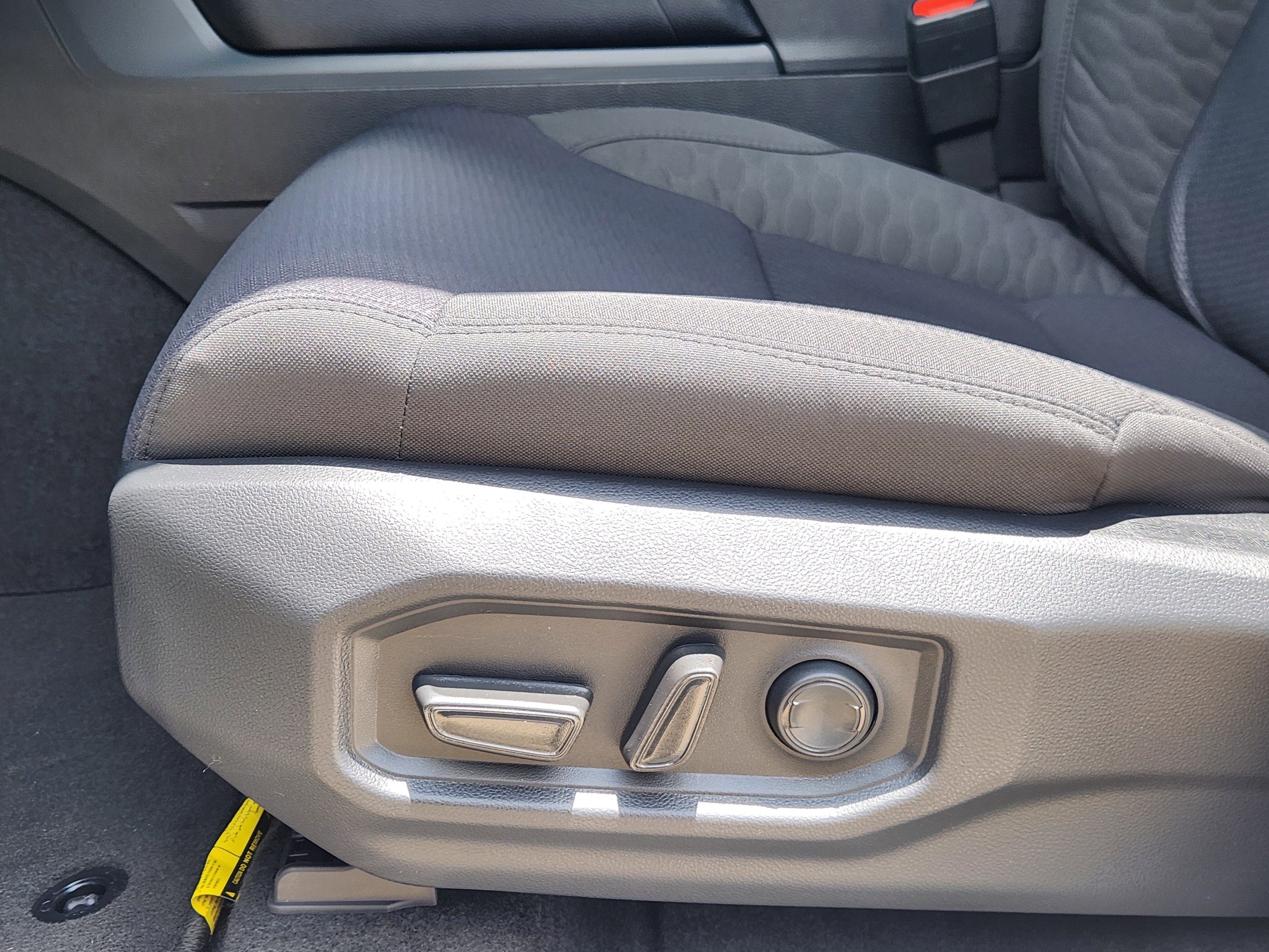 Vehicle image 17 of 26