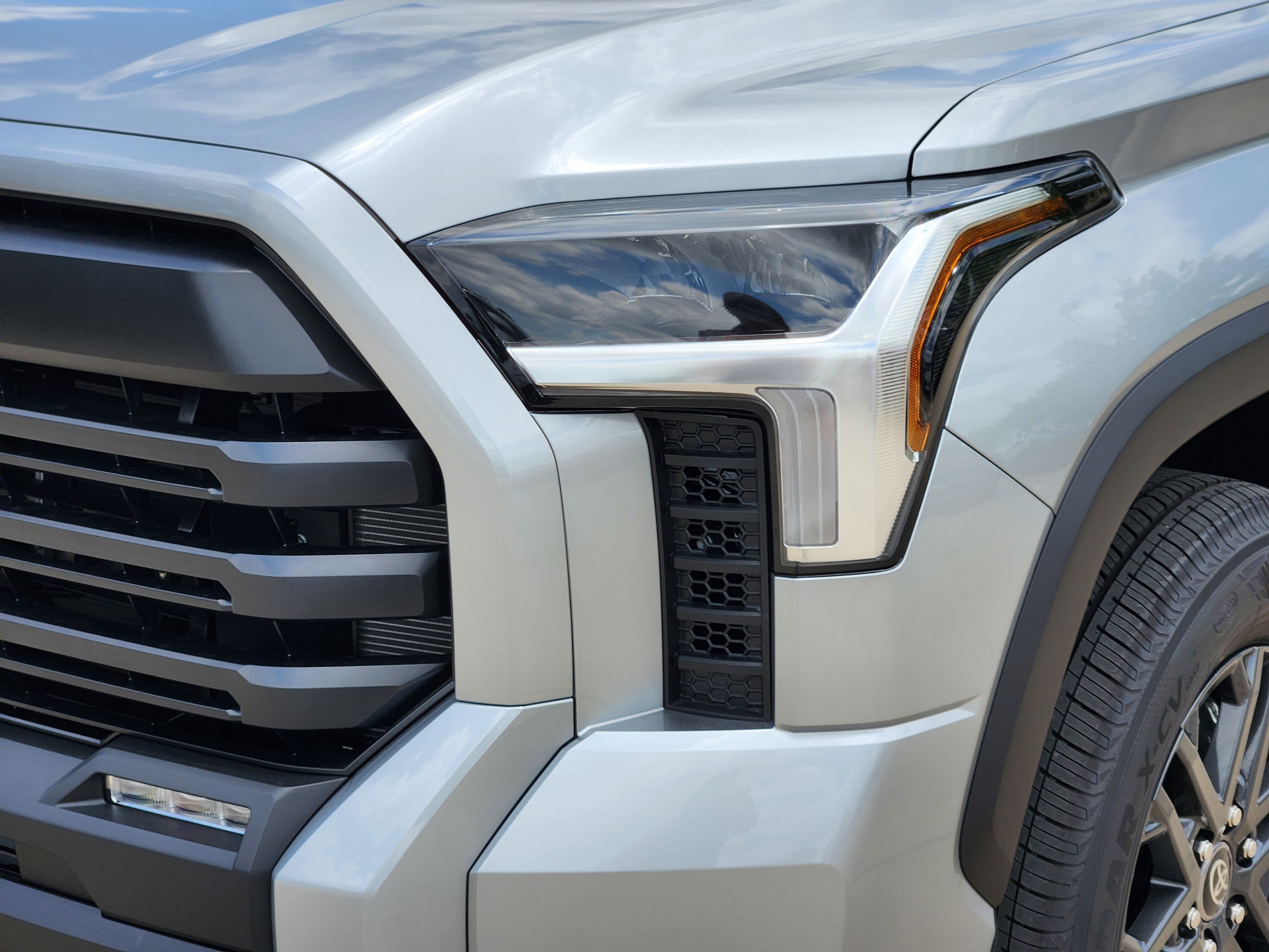 Vehicle image 5 of 26