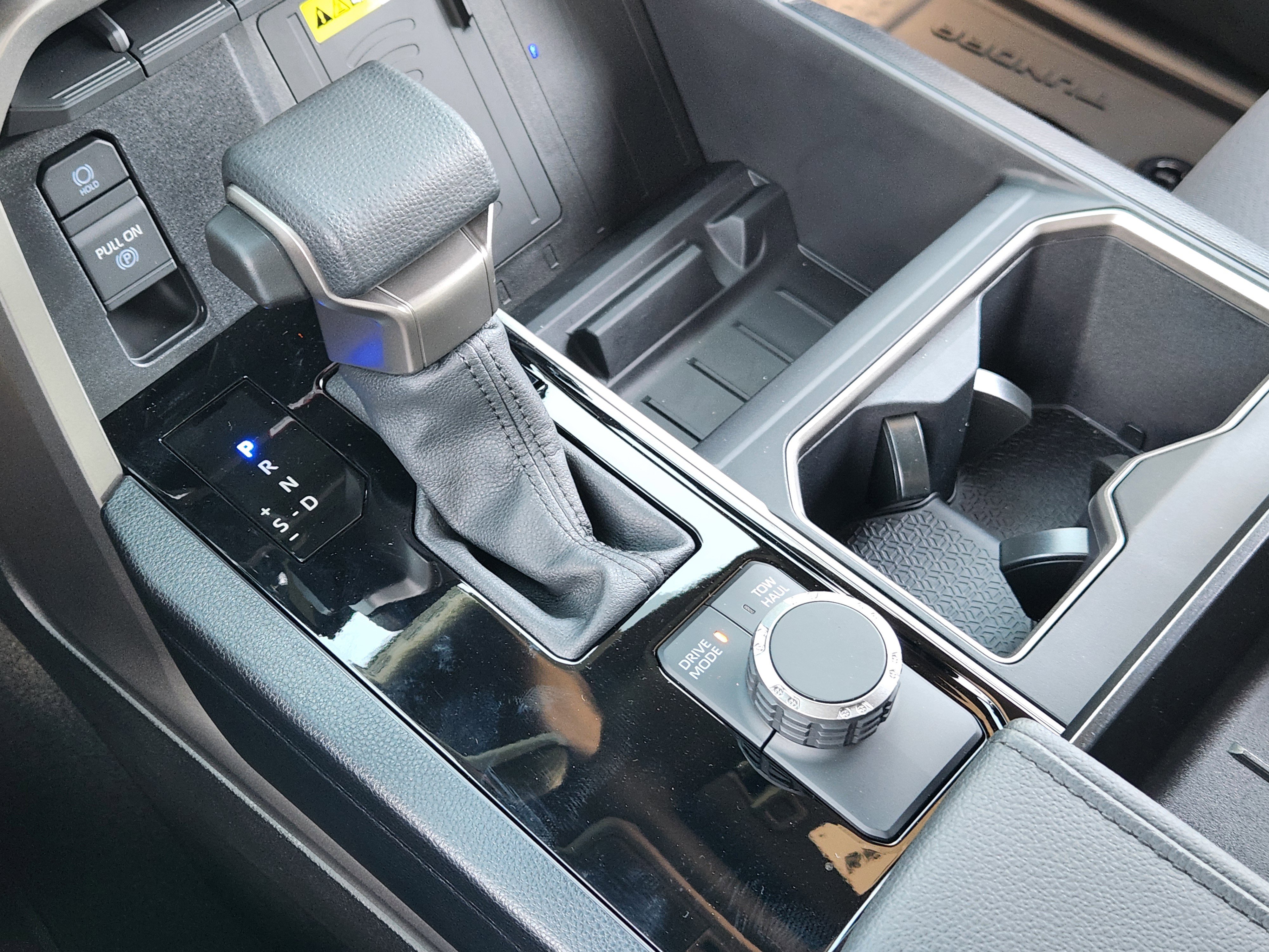 Vehicle image 15 of 25