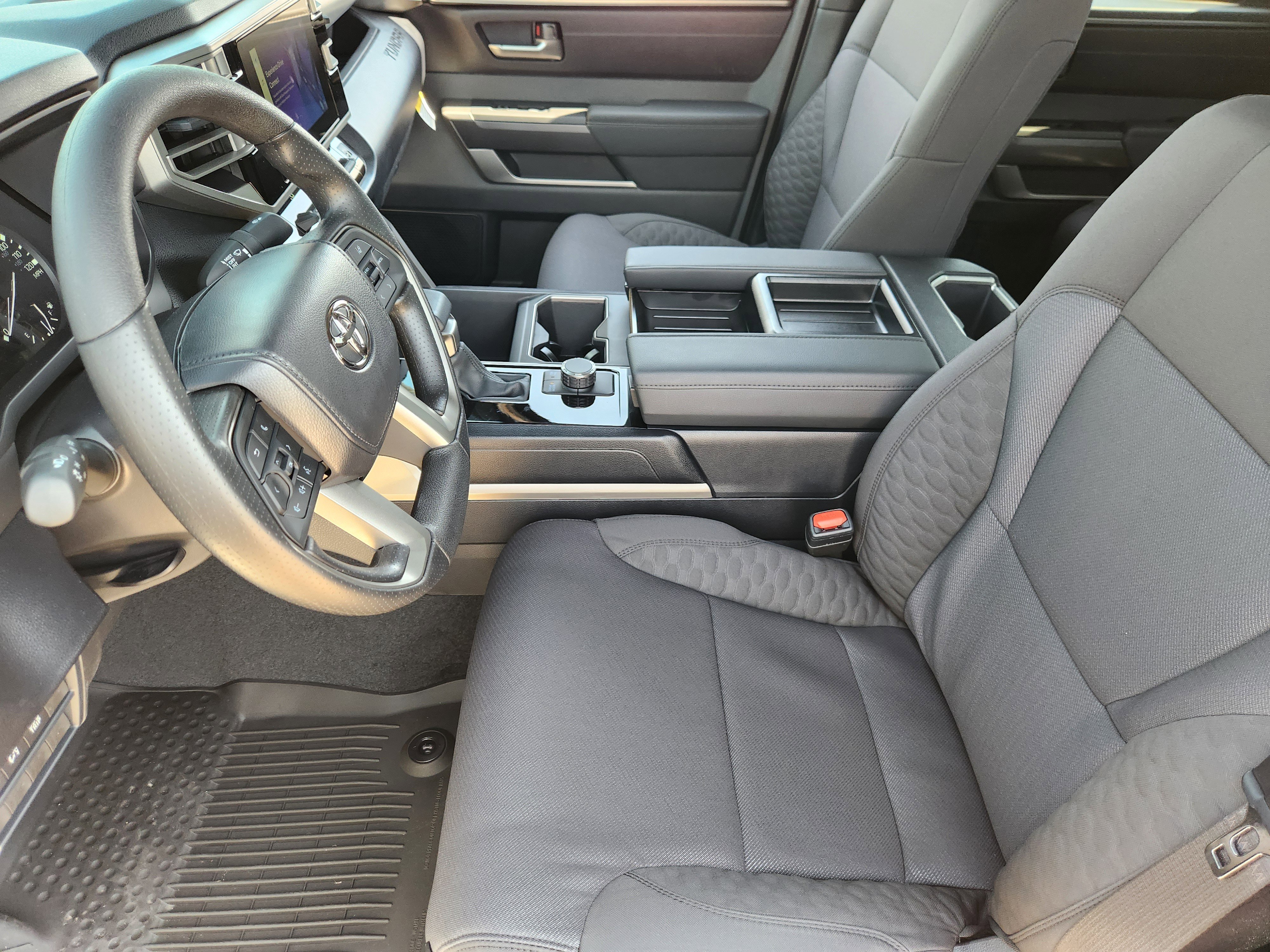 Vehicle image 18 of 25