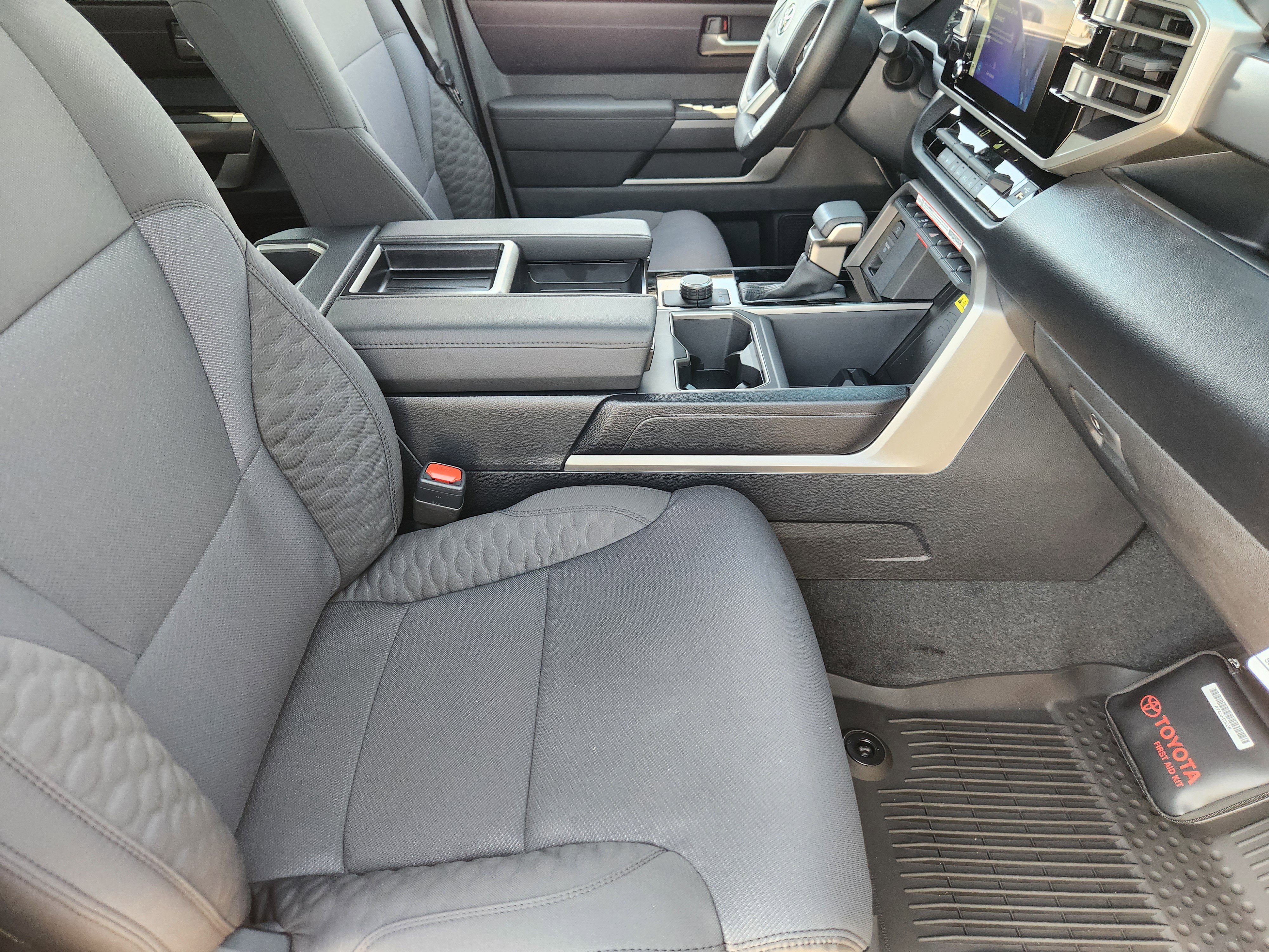 Vehicle image 8 of 25