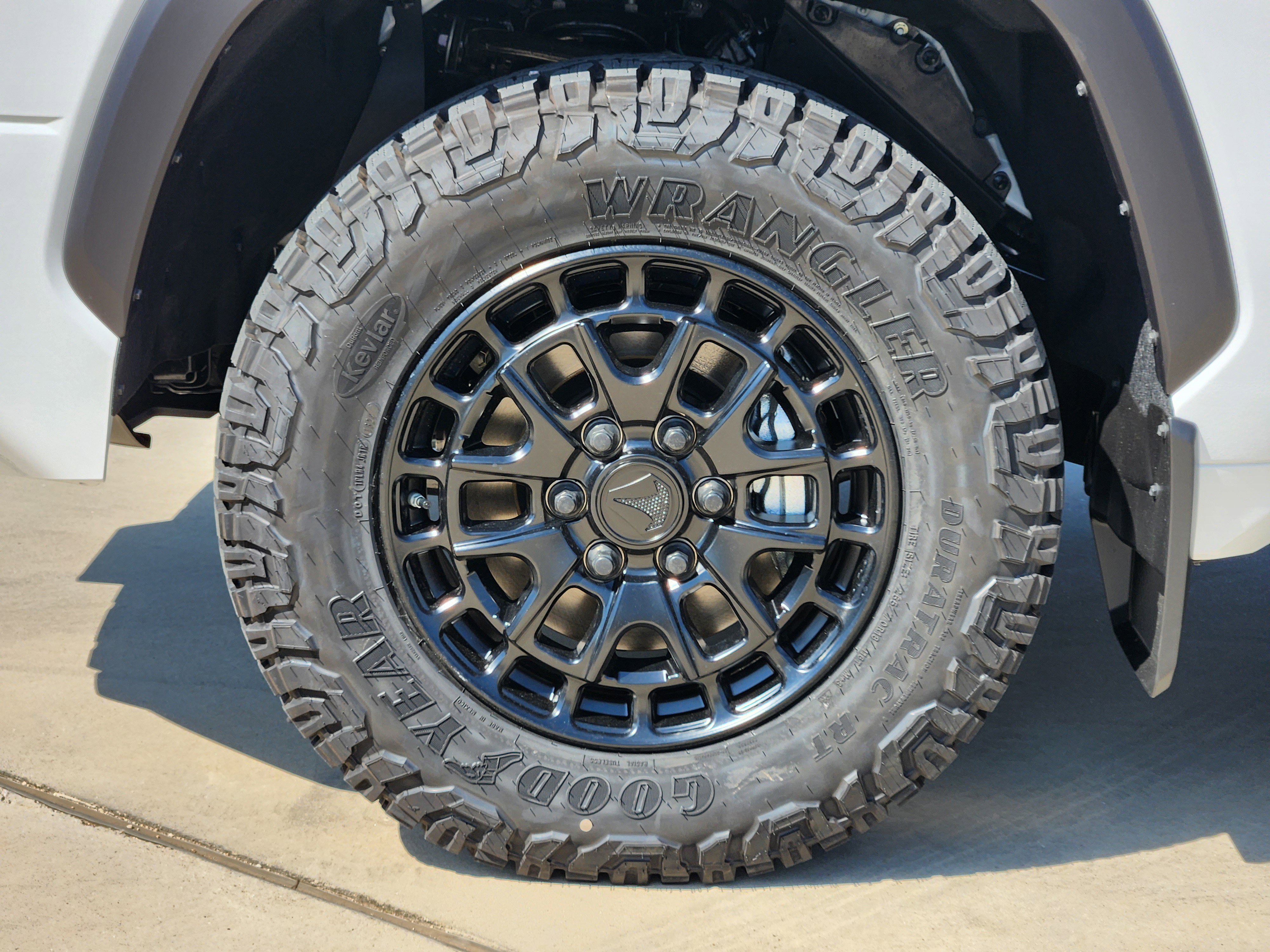 Vehicle image 6 of 25