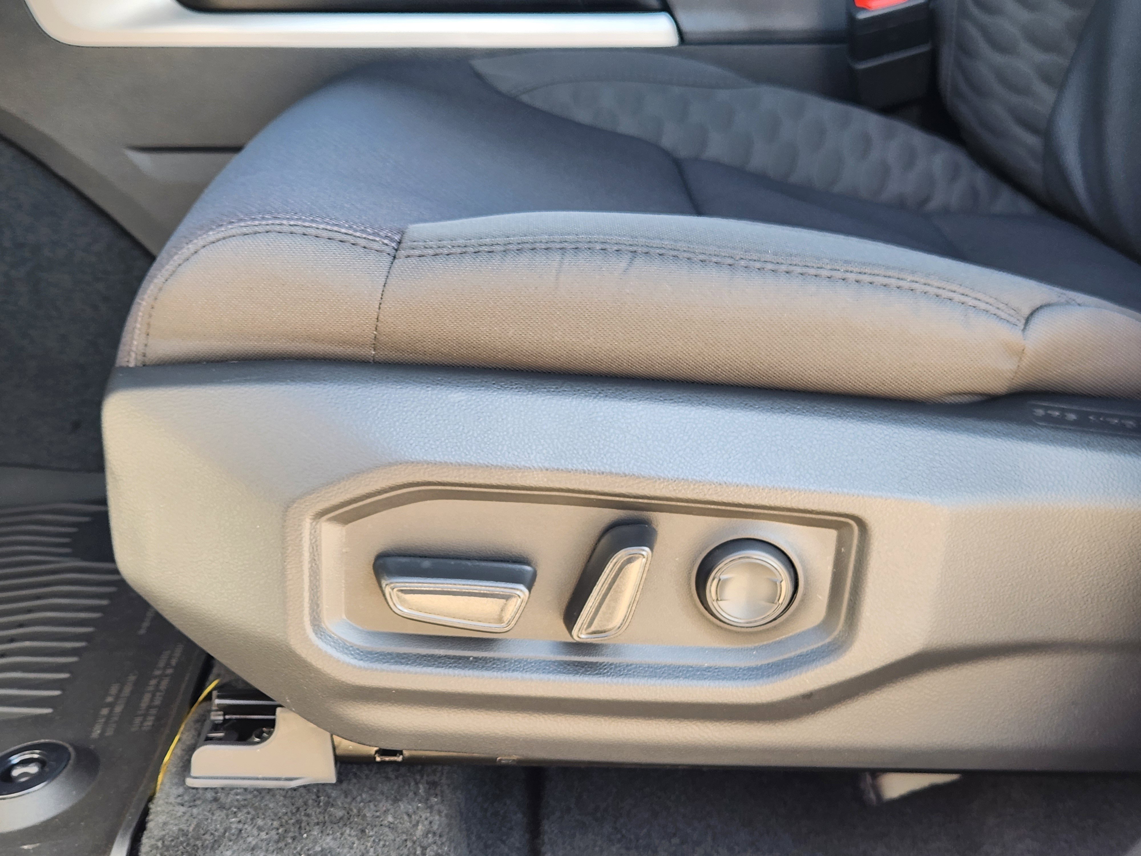 Vehicle image 20 of 25