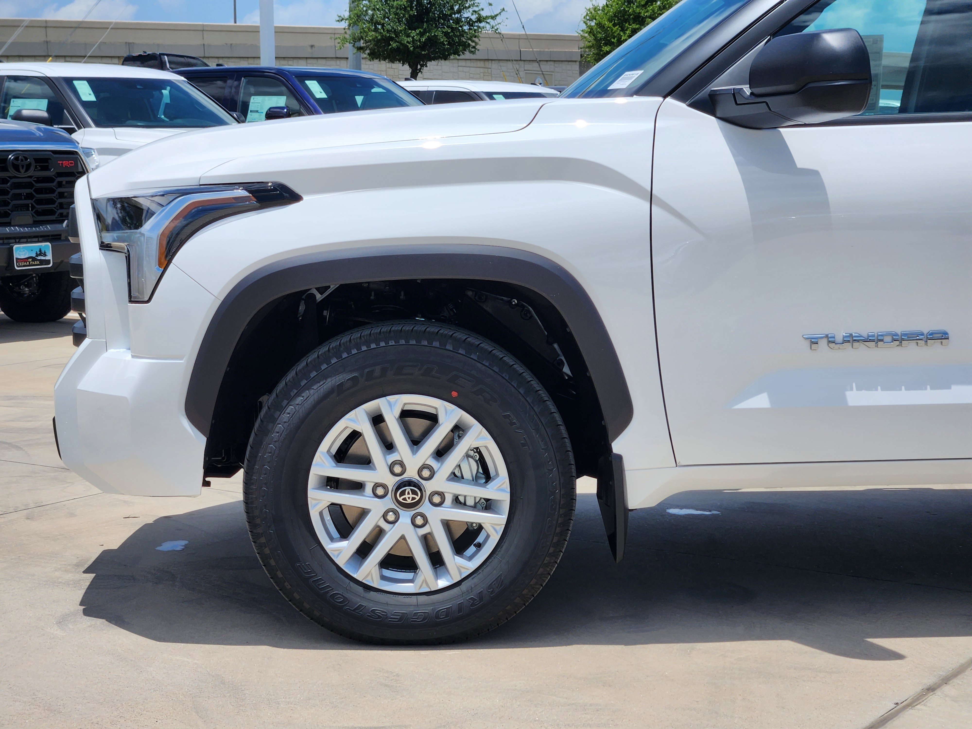 Vehicle image 7 of 22