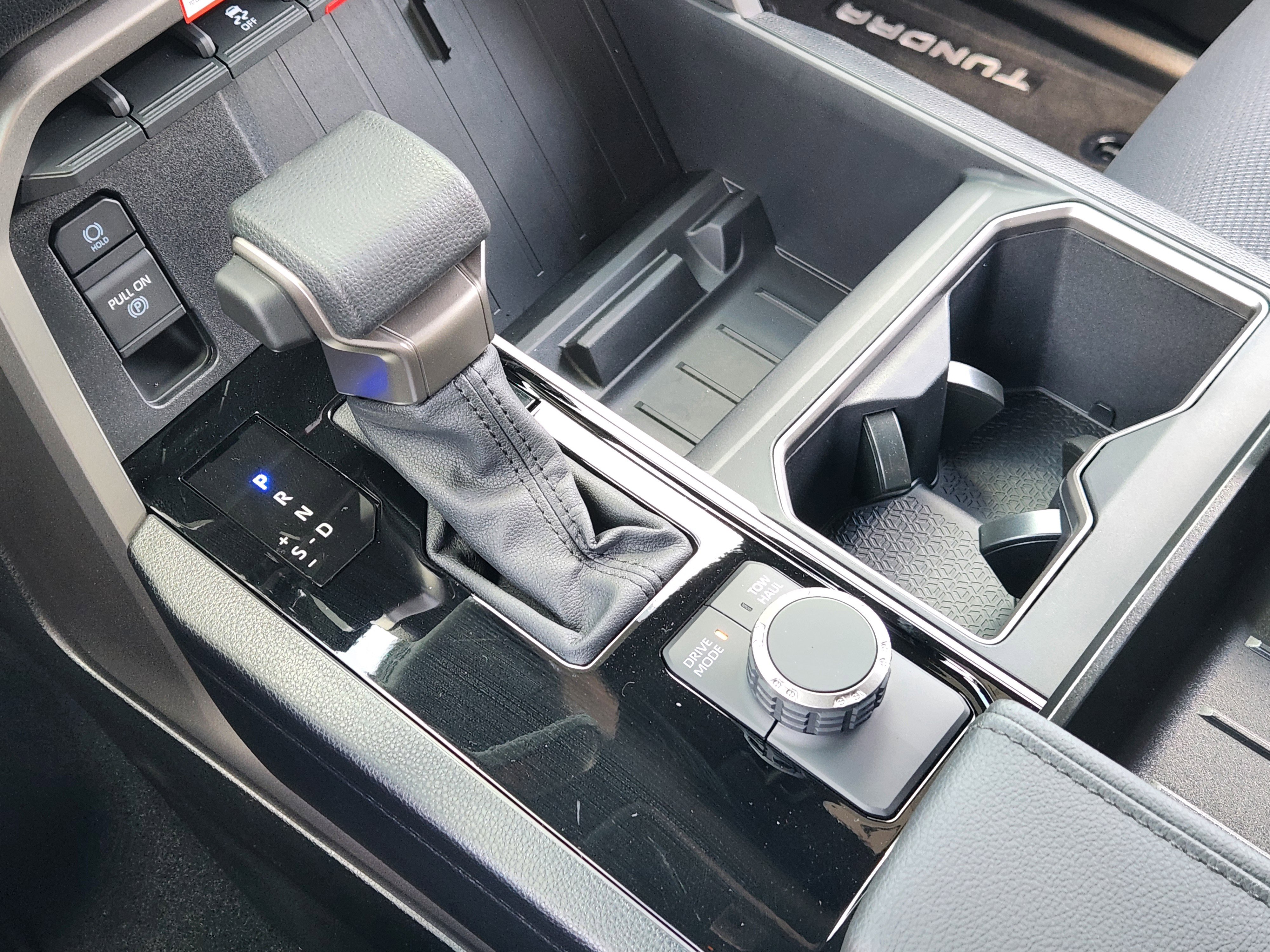 Vehicle image 17 of 22
