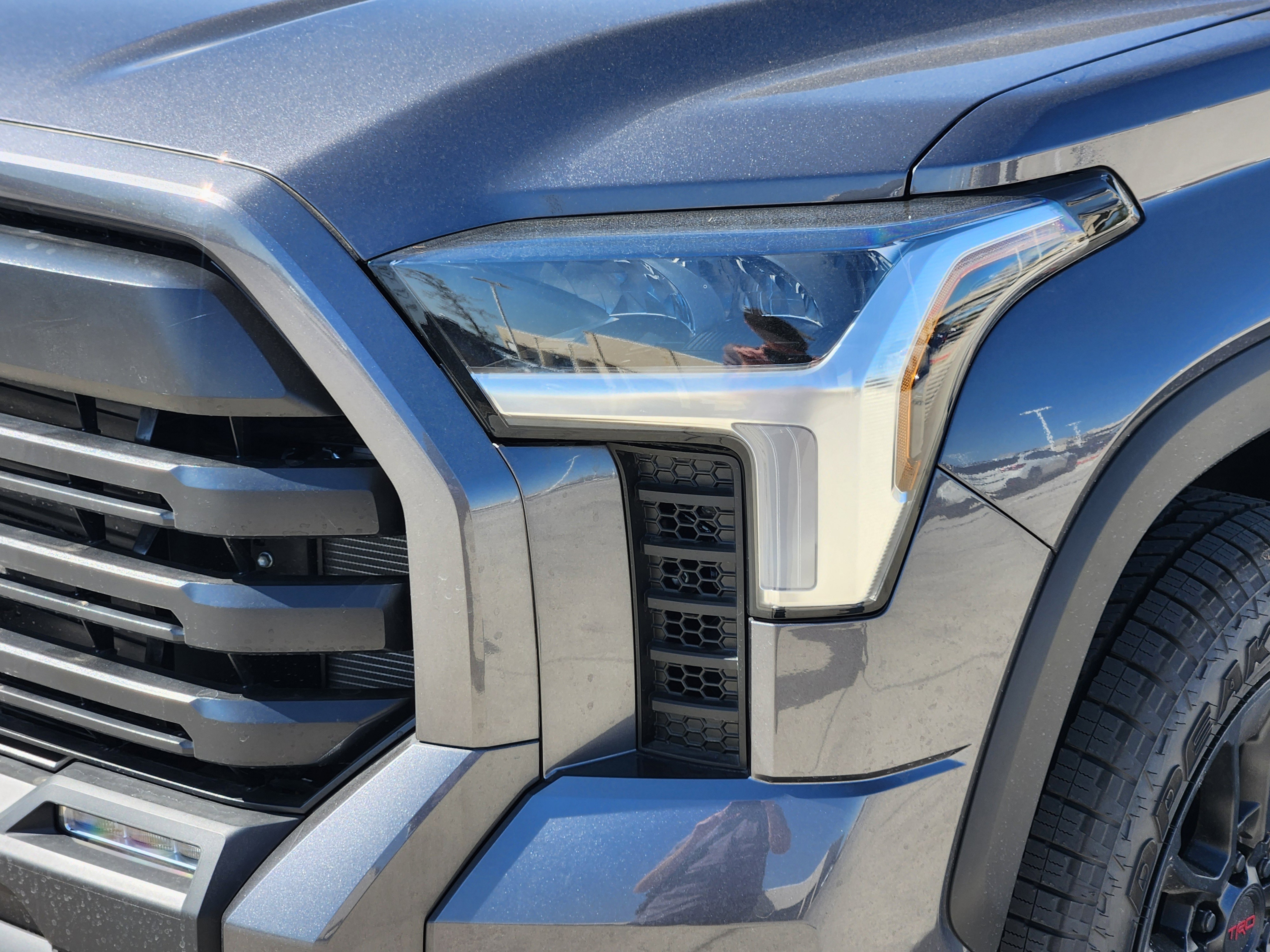 Vehicle image 6 of 24