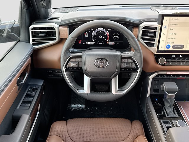 Vehicle image 11 of 44