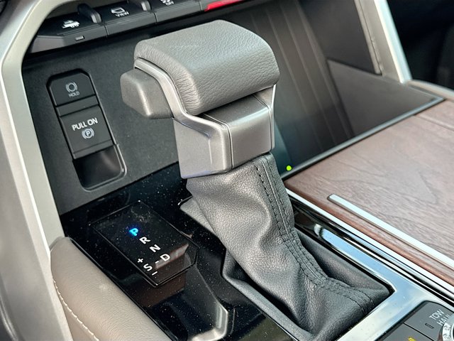 Vehicle image 23 of 44