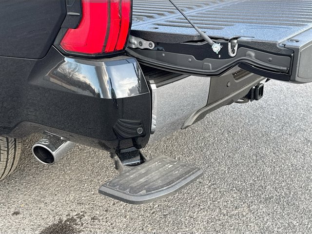 Vehicle image 41 of 44