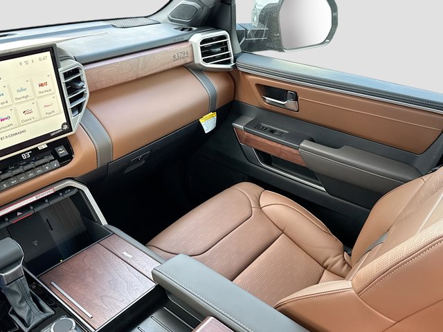 Vehicle image 31 of 44