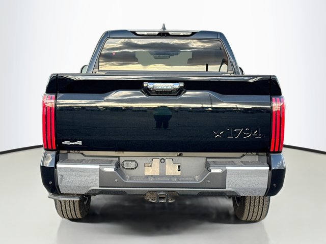Vehicle image 6 of 44