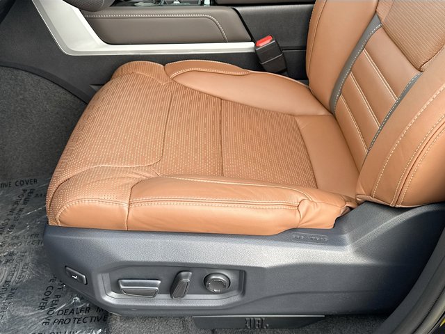 Vehicle image 29 of 44