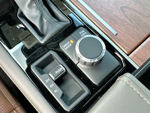 Vehicle image 25 of 44