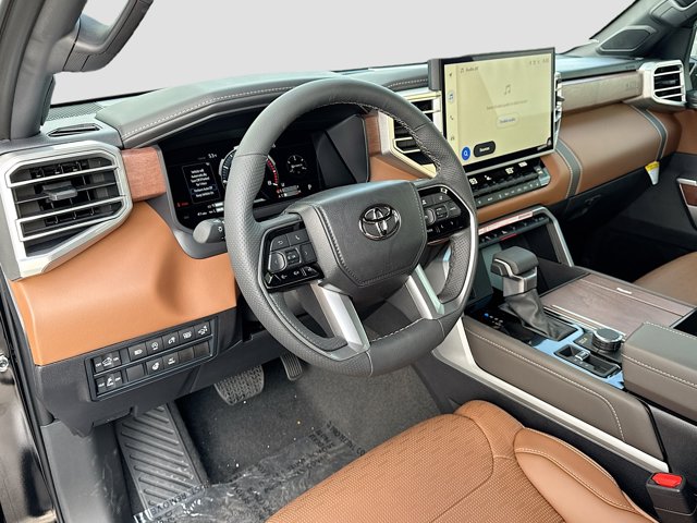 Vehicle image 10 of 44