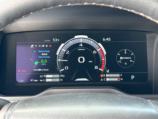 Vehicle image 18 of 44
