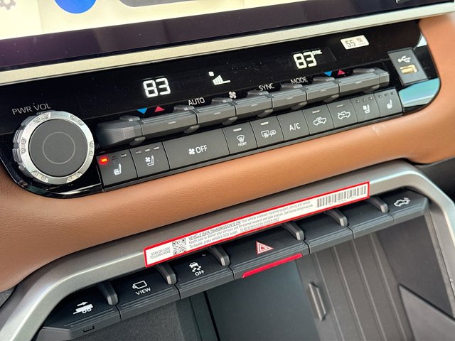 Vehicle image 22 of 44