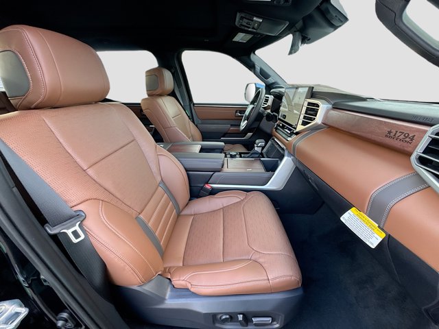 Vehicle image 36 of 44