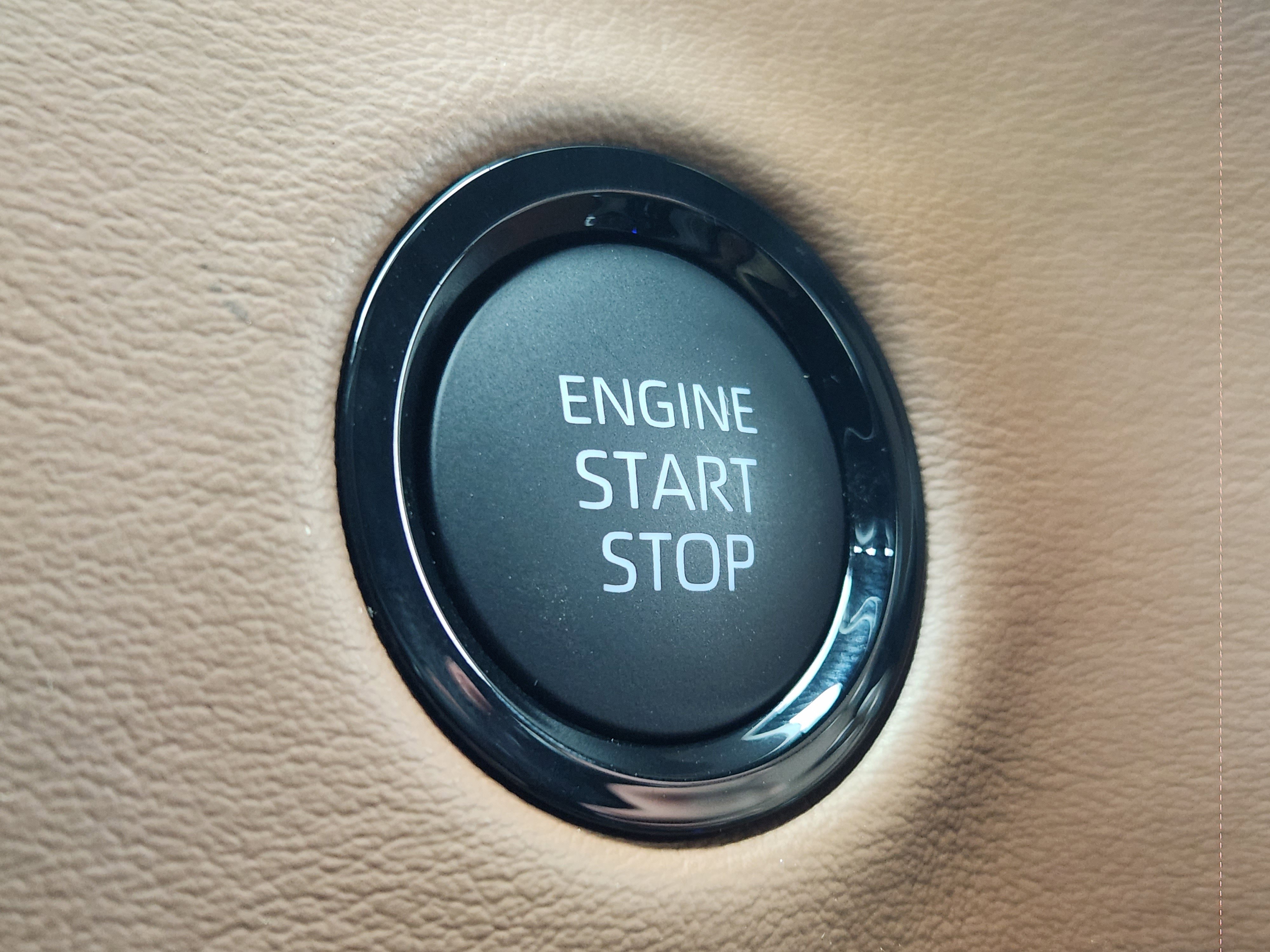 Vehicle image 16 of 23