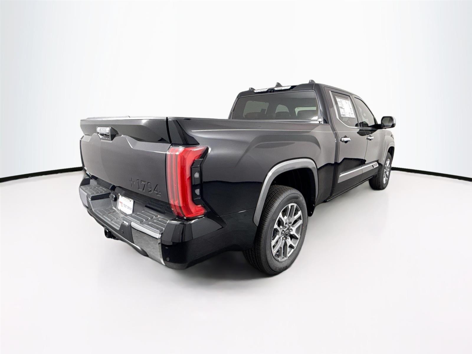 Vehicle image 6 of 44