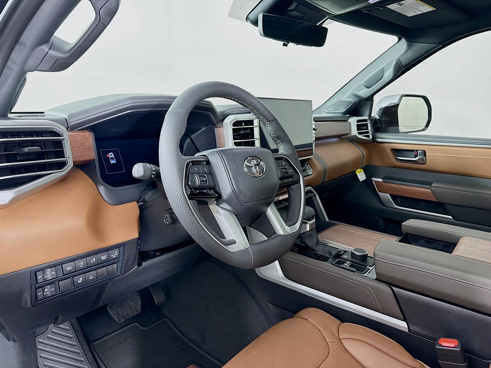 Vehicle image 12 of 44