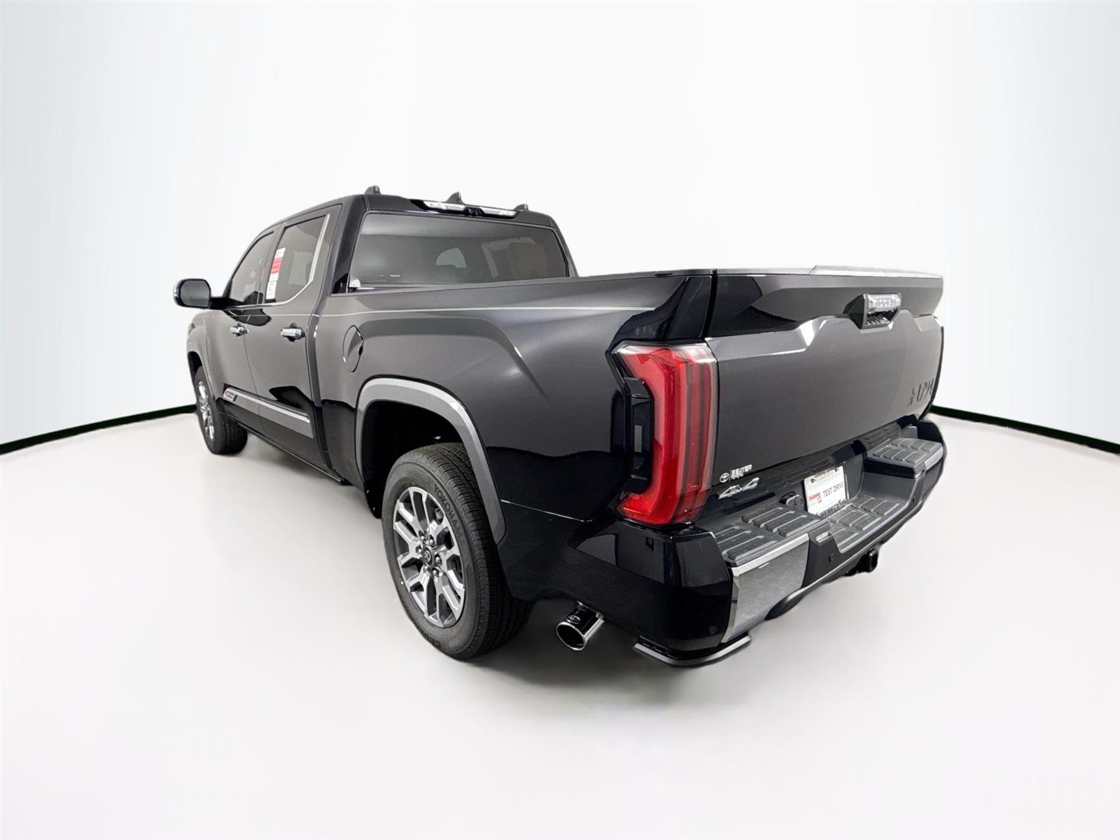 Vehicle image 8 of 44