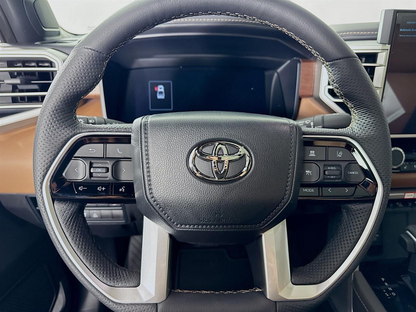 Vehicle image 15 of 44