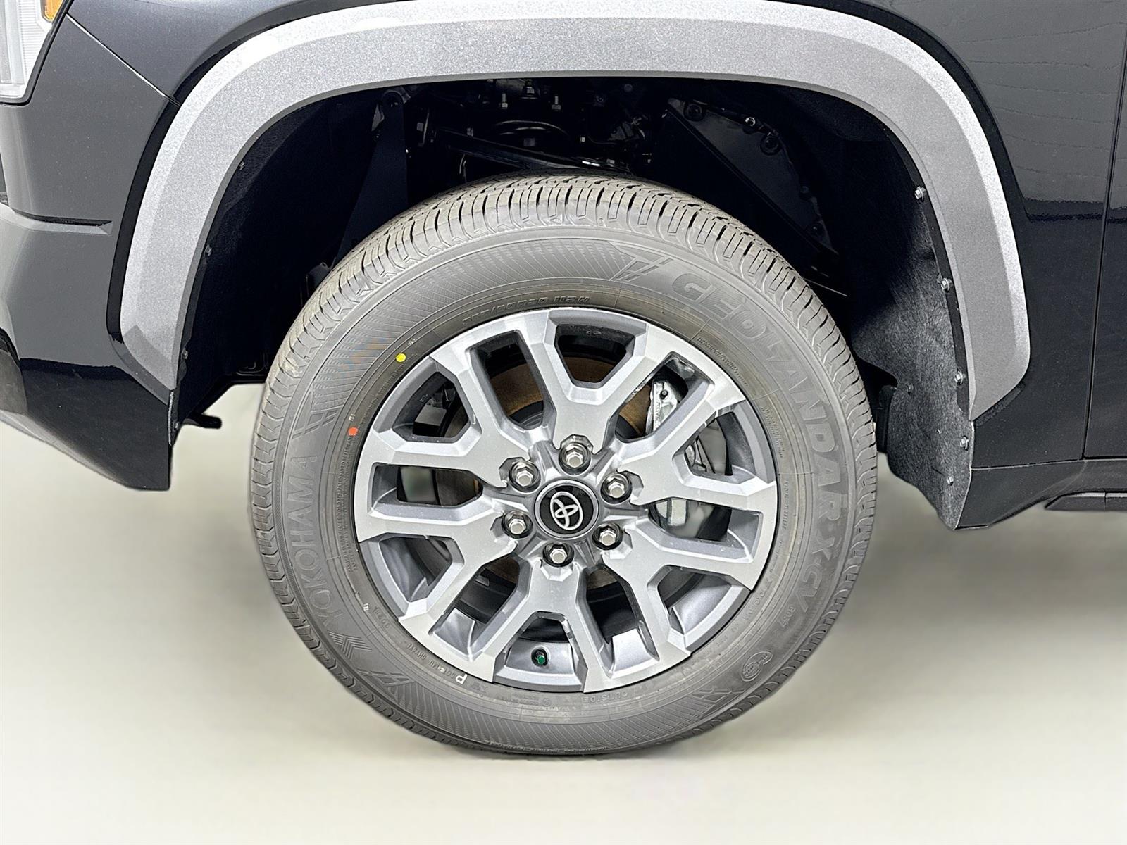 Vehicle image 11 of 44