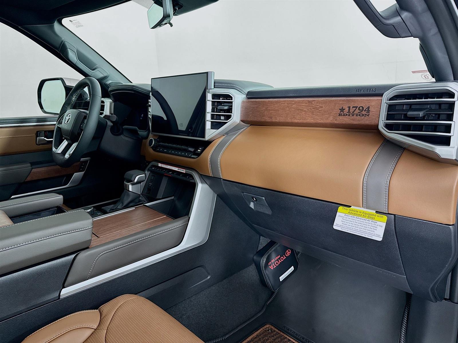 Vehicle image 43 of 44