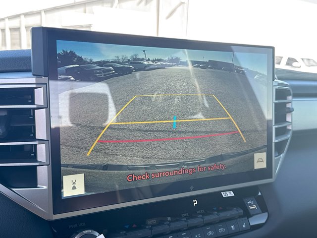 Vehicle image 20 of 37