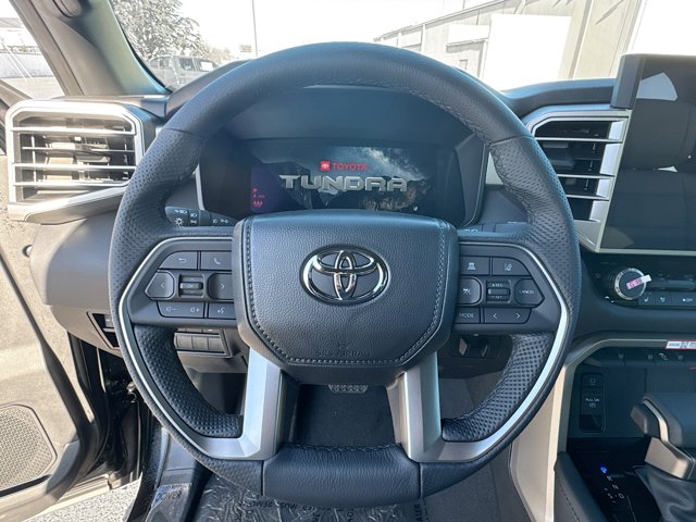 Vehicle image 17 of 37