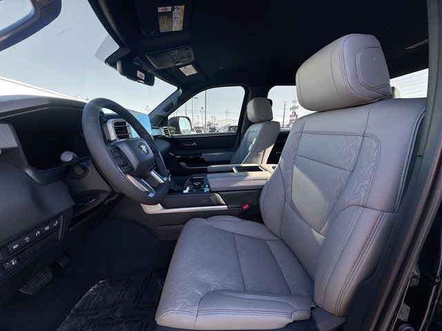 Vehicle image 13 of 37