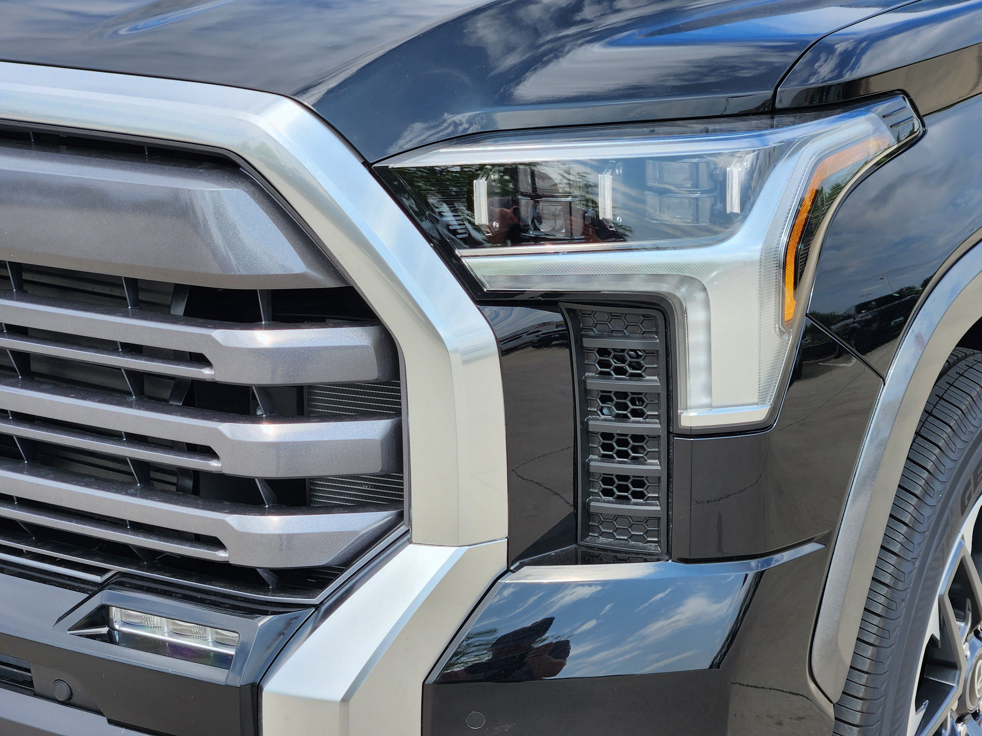 Vehicle image 5 of 23