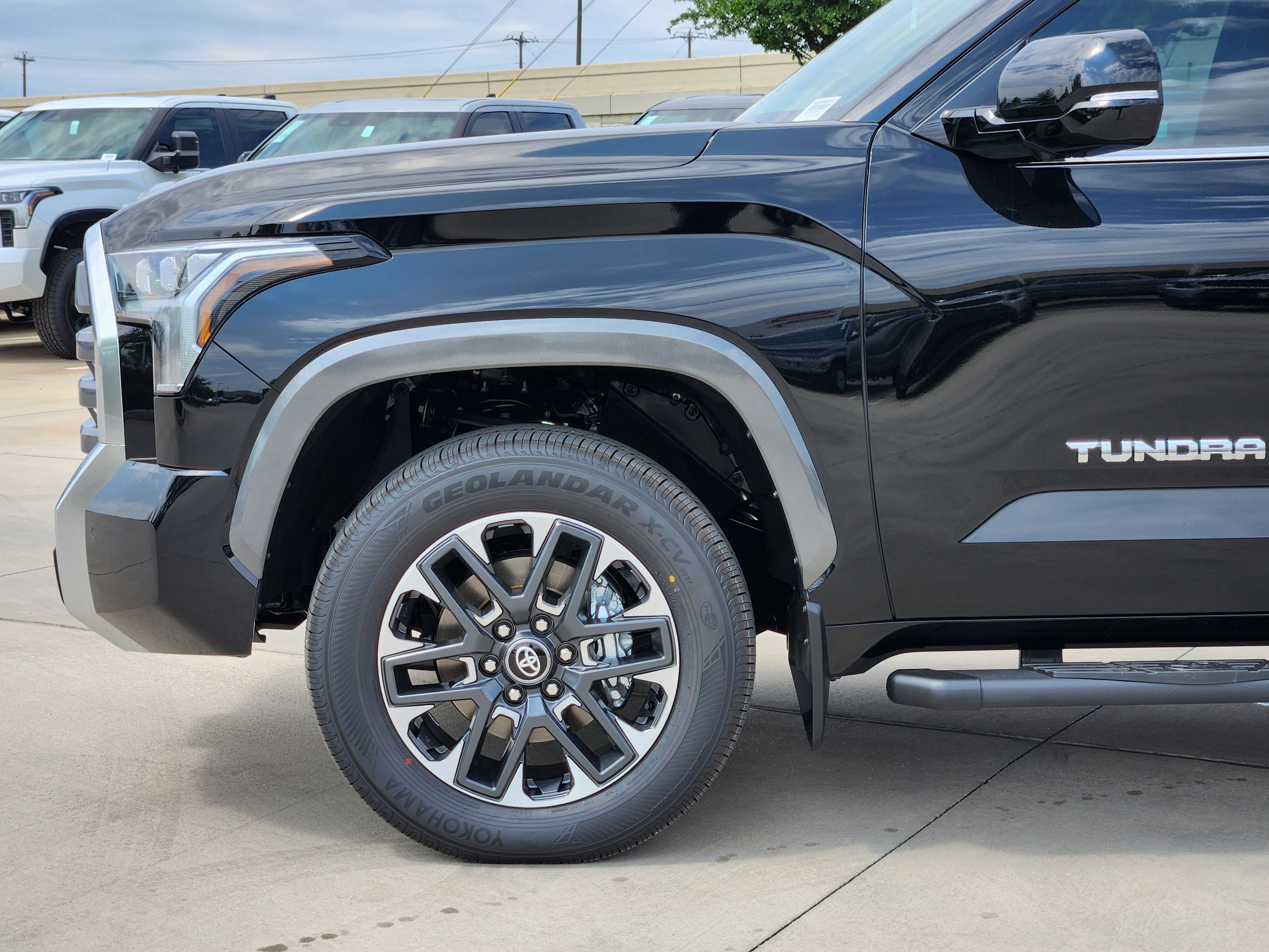 Vehicle image 6 of 23