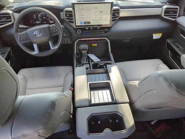 2025 Toyota Tundra Limited Image 16 of 17