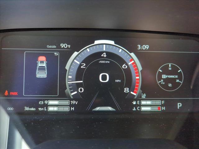 2025 Toyota Tundra Limited Image 11 of 17