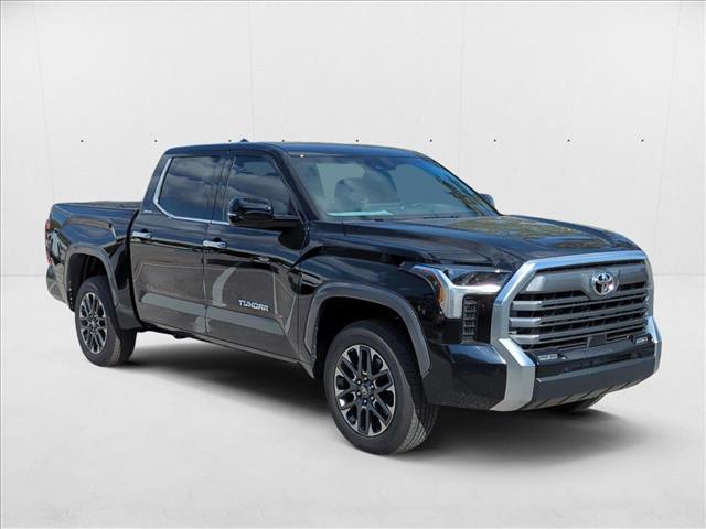 2025 Toyota Tundra Limited Image 2 of 17