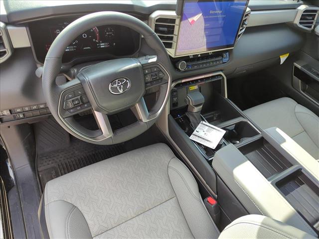 2025 Toyota Tundra Limited Image 10 of 17