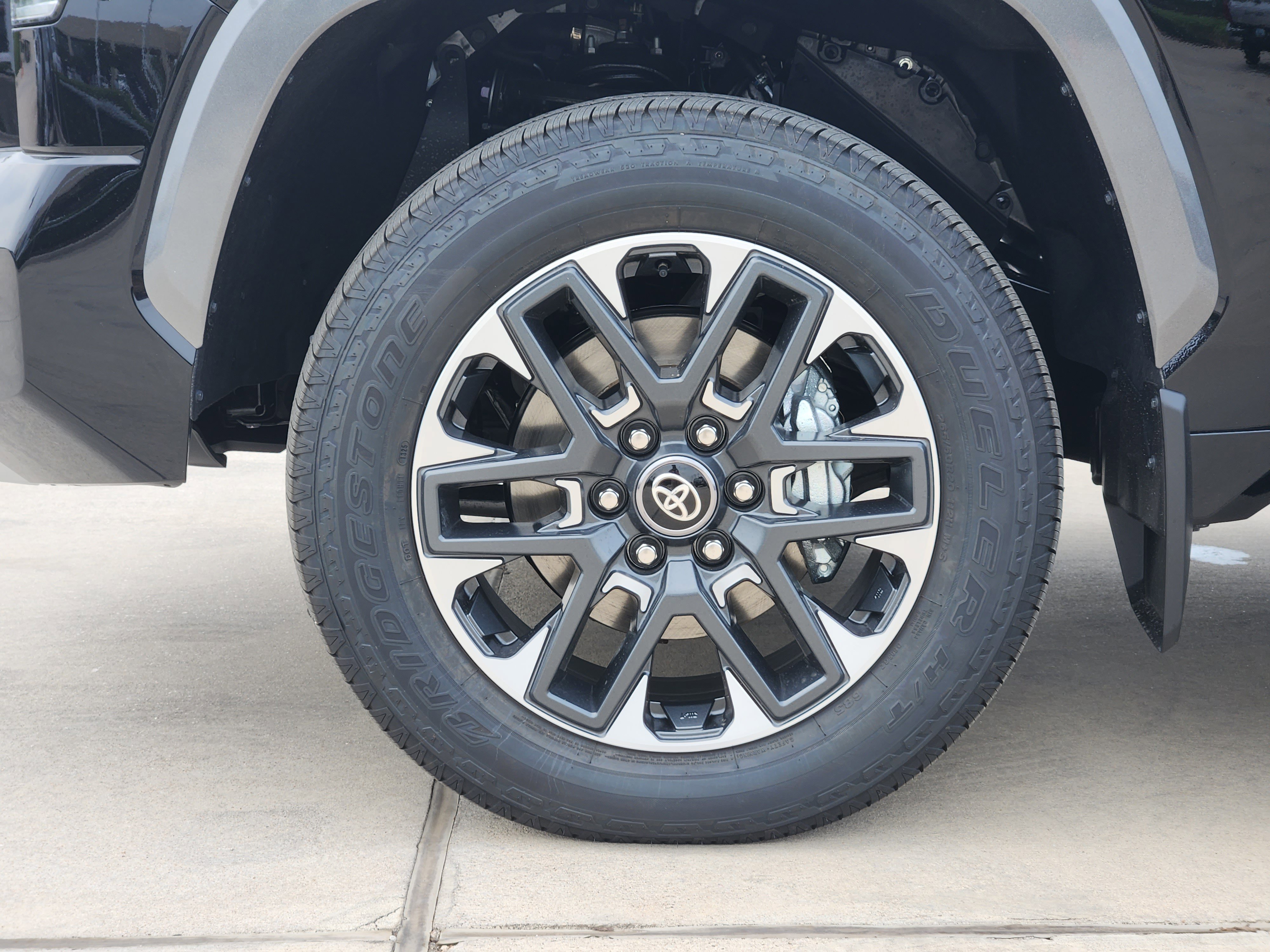 Vehicle image 7 of 23