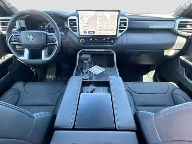 Vehicle image 32 of 49