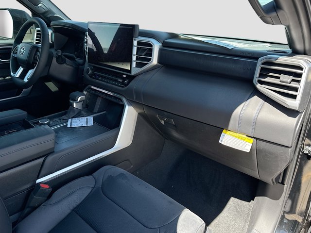 Vehicle image 37 of 49