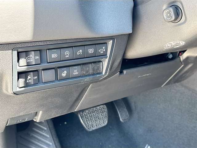 Vehicle image 27 of 49