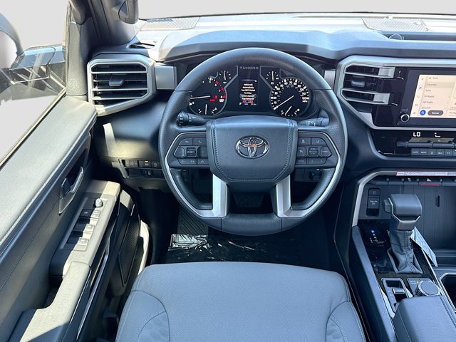 Vehicle image 10 of 39