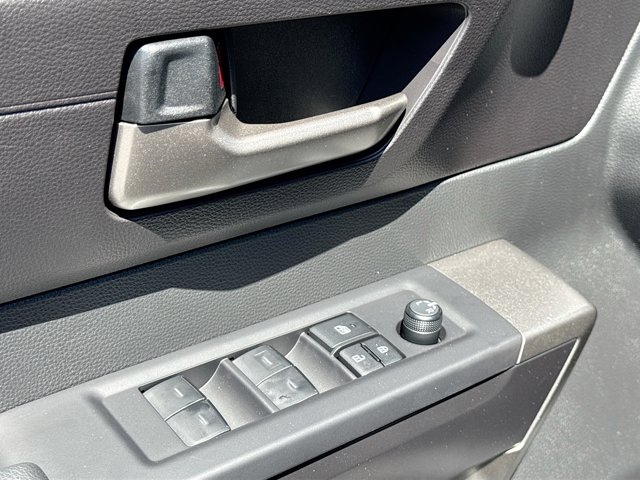 Vehicle image 23 of 39