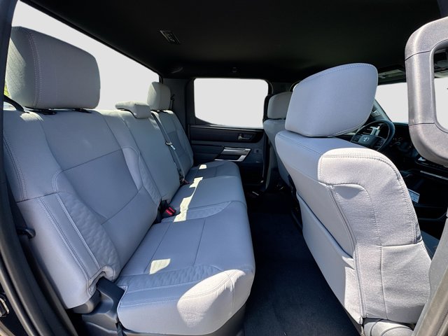 Vehicle image 32 of 39